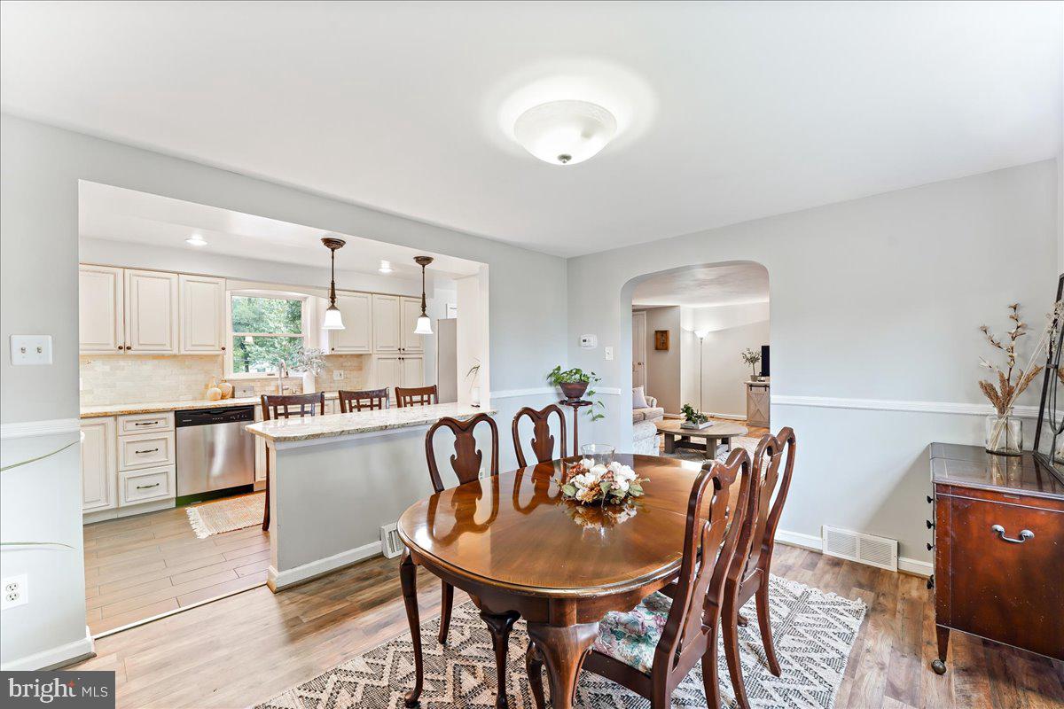 327 Indian Rock Drive Springfield, PA 19064 - Photo 4 of 28