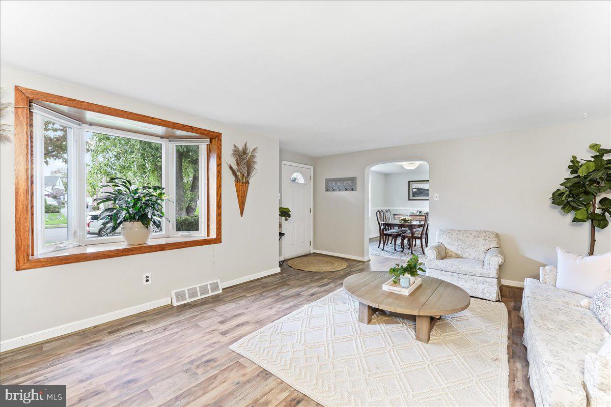 327 Indian Rock Drive Springfield, PA 19064 - Photo 9 of 28