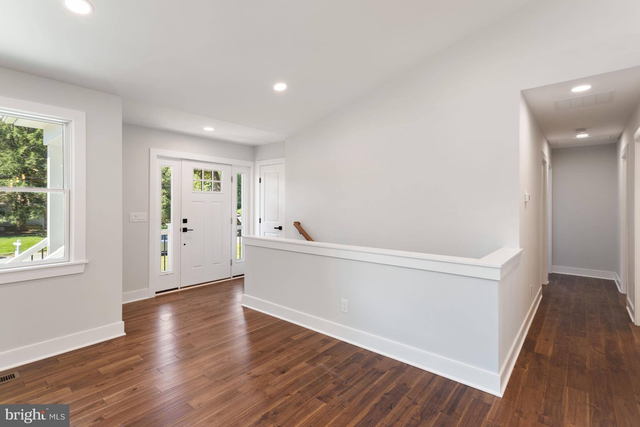 106 Pinecrest Drive Annapolis, MD 21403 - Photo 11 of 47 Living Room