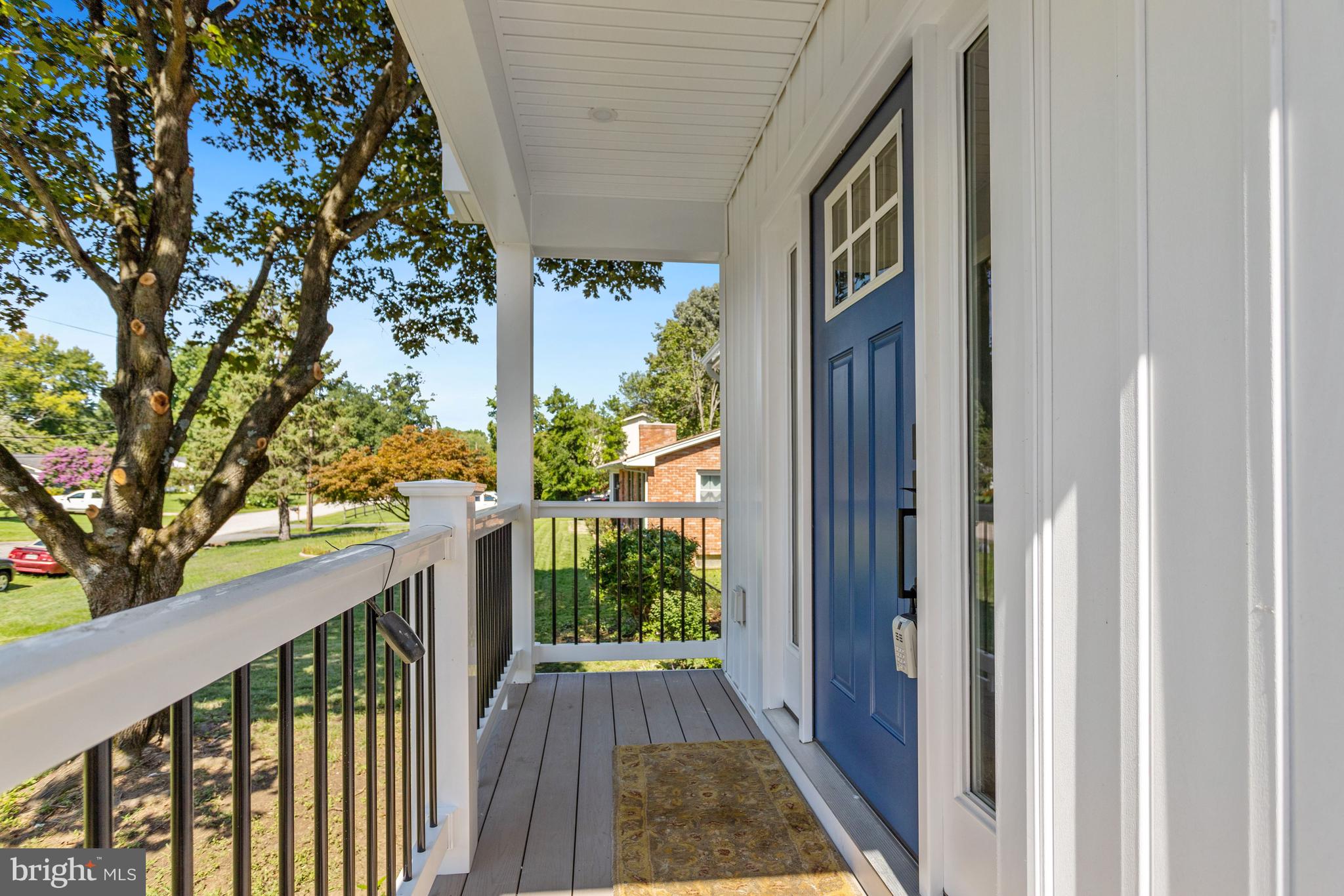106 Pinecrest Drive Annapolis, MD 21403 - Photo 4 of 47 Covered front porch