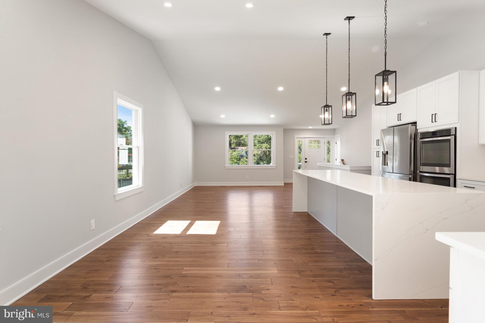 106 Pinecrest Drive Annapolis, MD 21403 - Photo 8 of 47 Dining Room