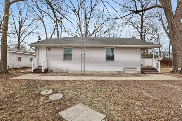 $229,900 | 204 South Henry Street, Ashkum, IL 60911
