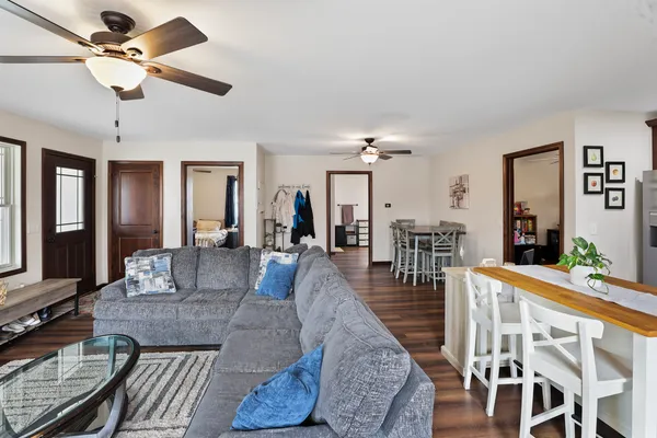 $229,900 | 204 South Henry Street, Ashkum, IL 60911