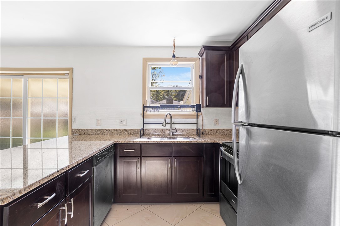 14 Whittlesey Road Johnston, RI 02919 - Photo 8 of 28