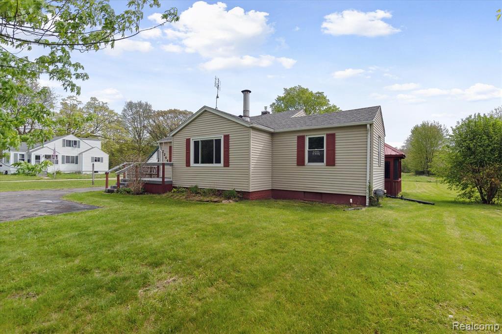 7244 Neff Road Mount Morris, MI 48458 - Photo 2 of 35
