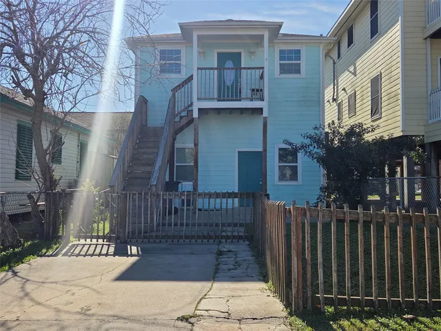 $1,600 | 5617 Avenue R 1/2, Galveston, TX 77551