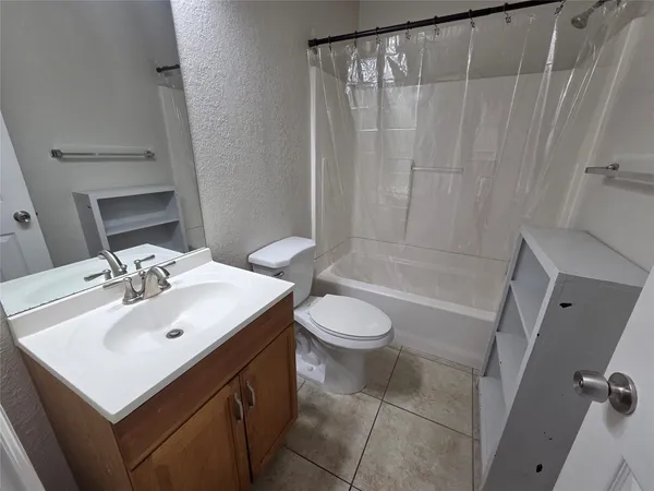 $1,475 | 5617 Avenue R 1/2, Galveston, TX 77551