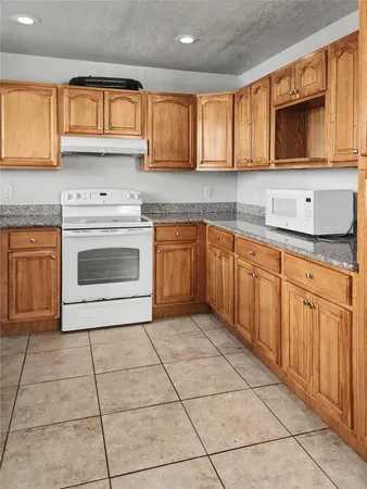 $1,395 | 5617 Avenue R 1/2, Galveston, TX 77551