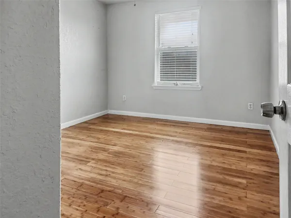 $1,395 | 5617 Avenue R 1/2, Galveston, TX 77551