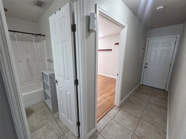 $1,475 | 5617 Avenue R 1/2, Galveston, TX 77551