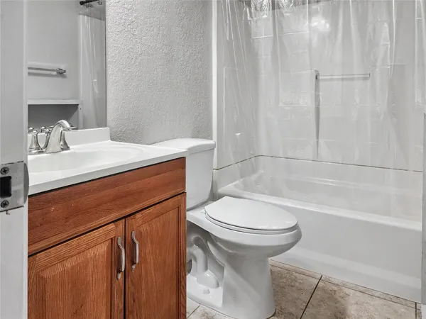 $1,395 | 5617 Avenue R 1/2, Galveston, TX 77551