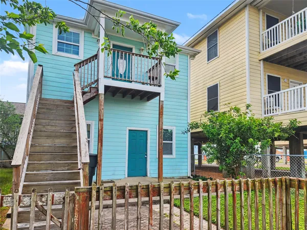 $1,395 | 5617 Avenue R 1/2, Galveston, TX 77551