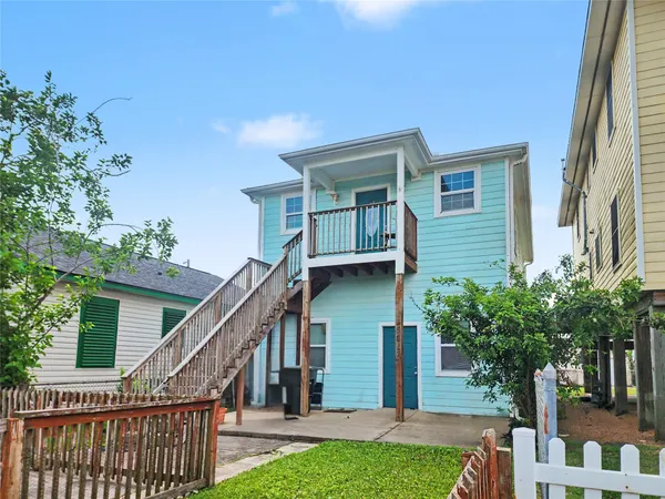 $1,395 | 5617 Avenue R 1/2, Galveston, TX 77551