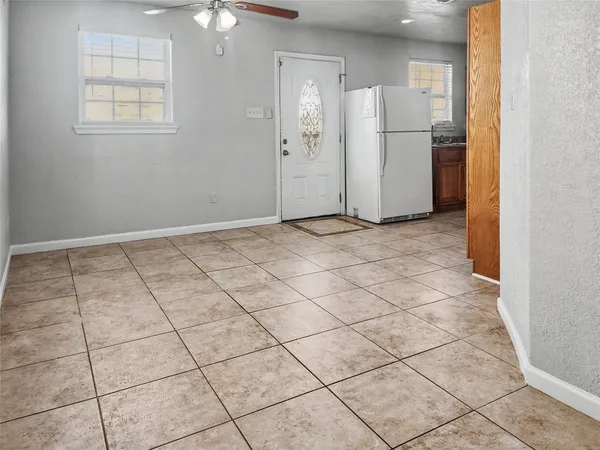 $1,395 | 5617 Avenue R 1/2, Galveston, TX 77551