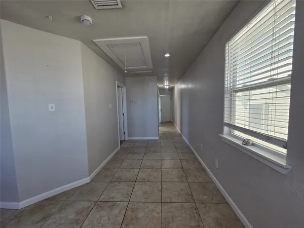 $1,475 | 5617 Avenue R 1/2, Galveston, TX 77551