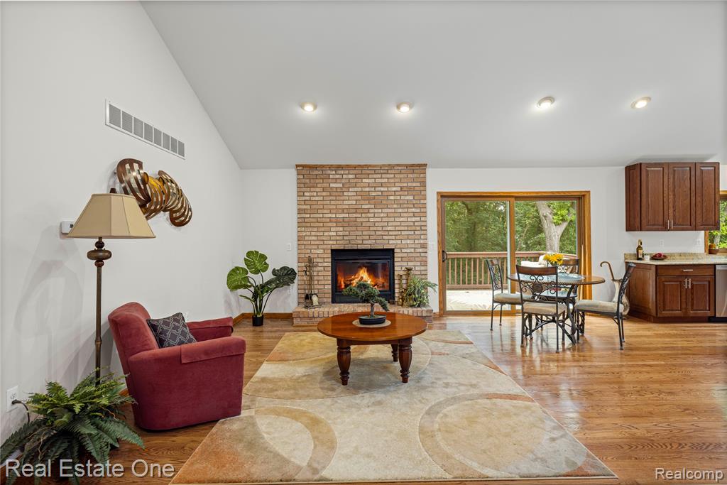 9611 Klais Road Clarkston, MI 48348 - Photo 11 of 44