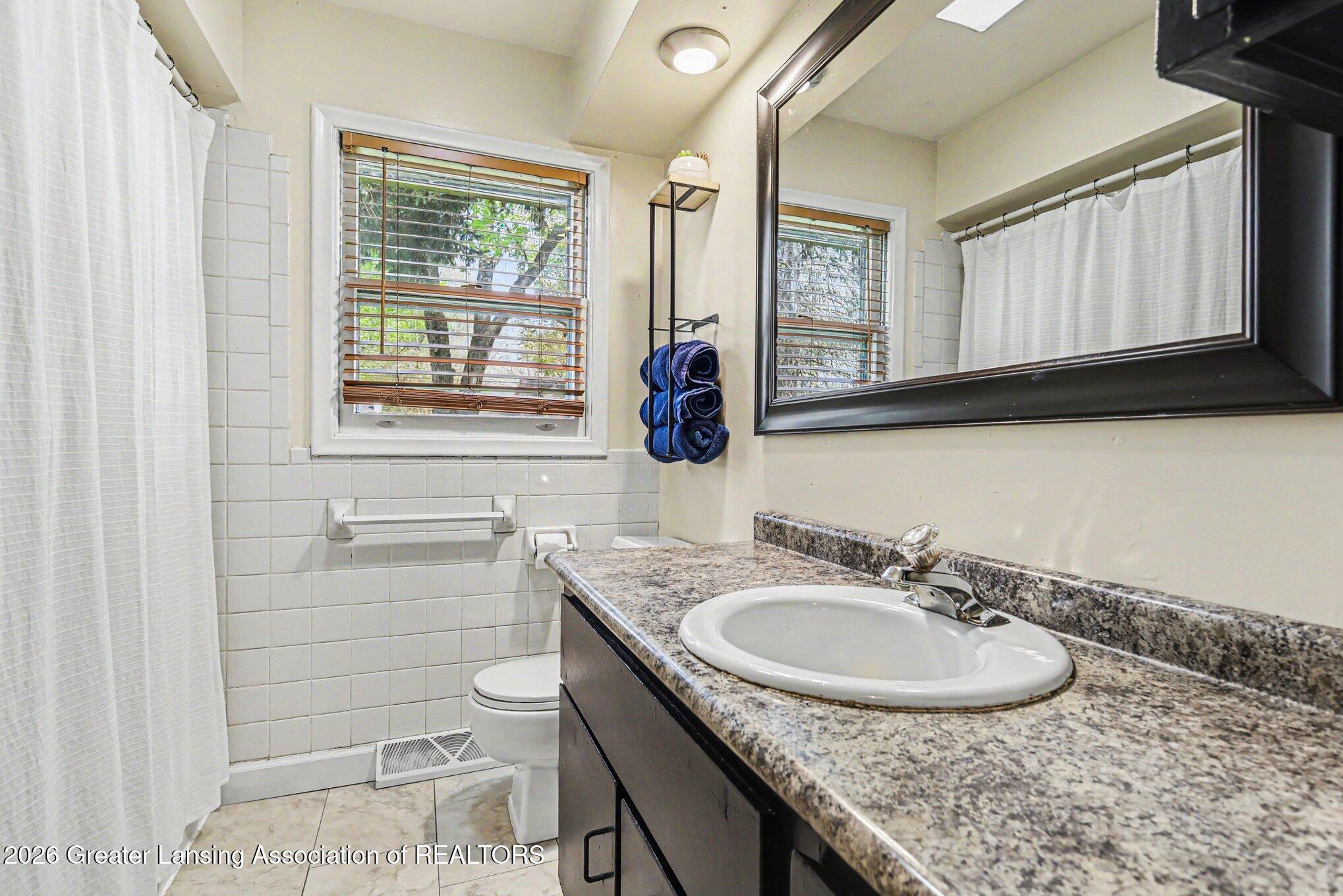 4920 Ballard Road Lansing, MI 48911 - Photo 13 of 26 013_file_4142
