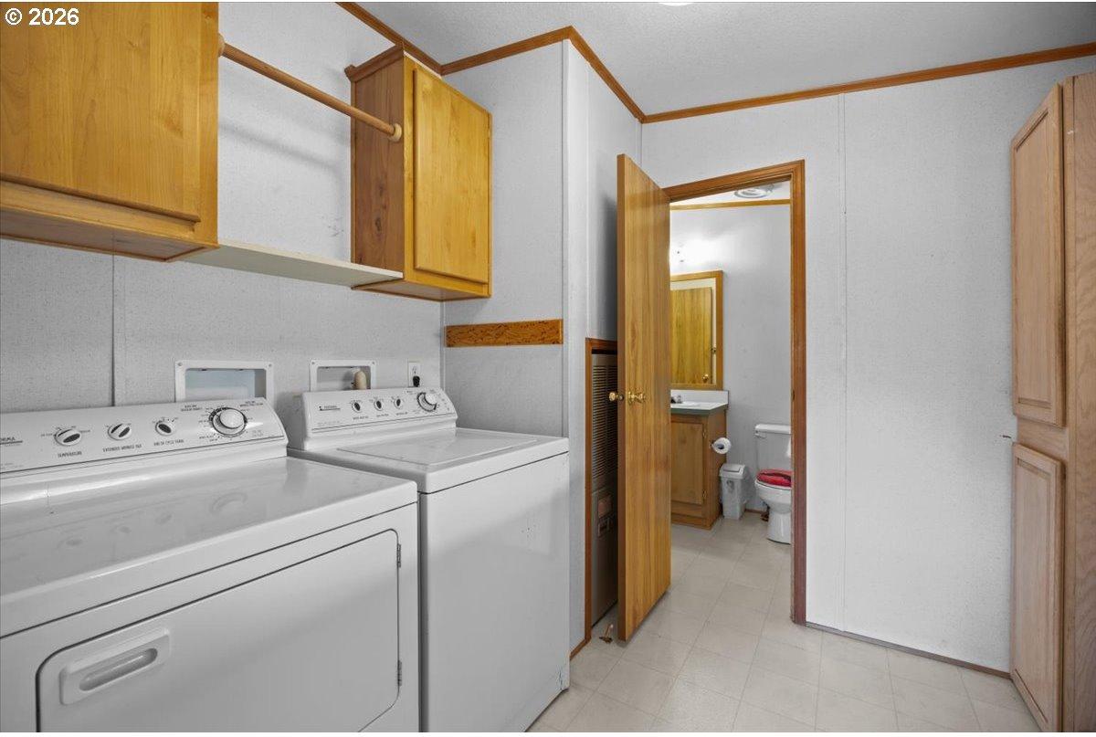5300 Riddle Bypass Road Riddle, OR 97469 - Photo 14 of 39 Utility Room