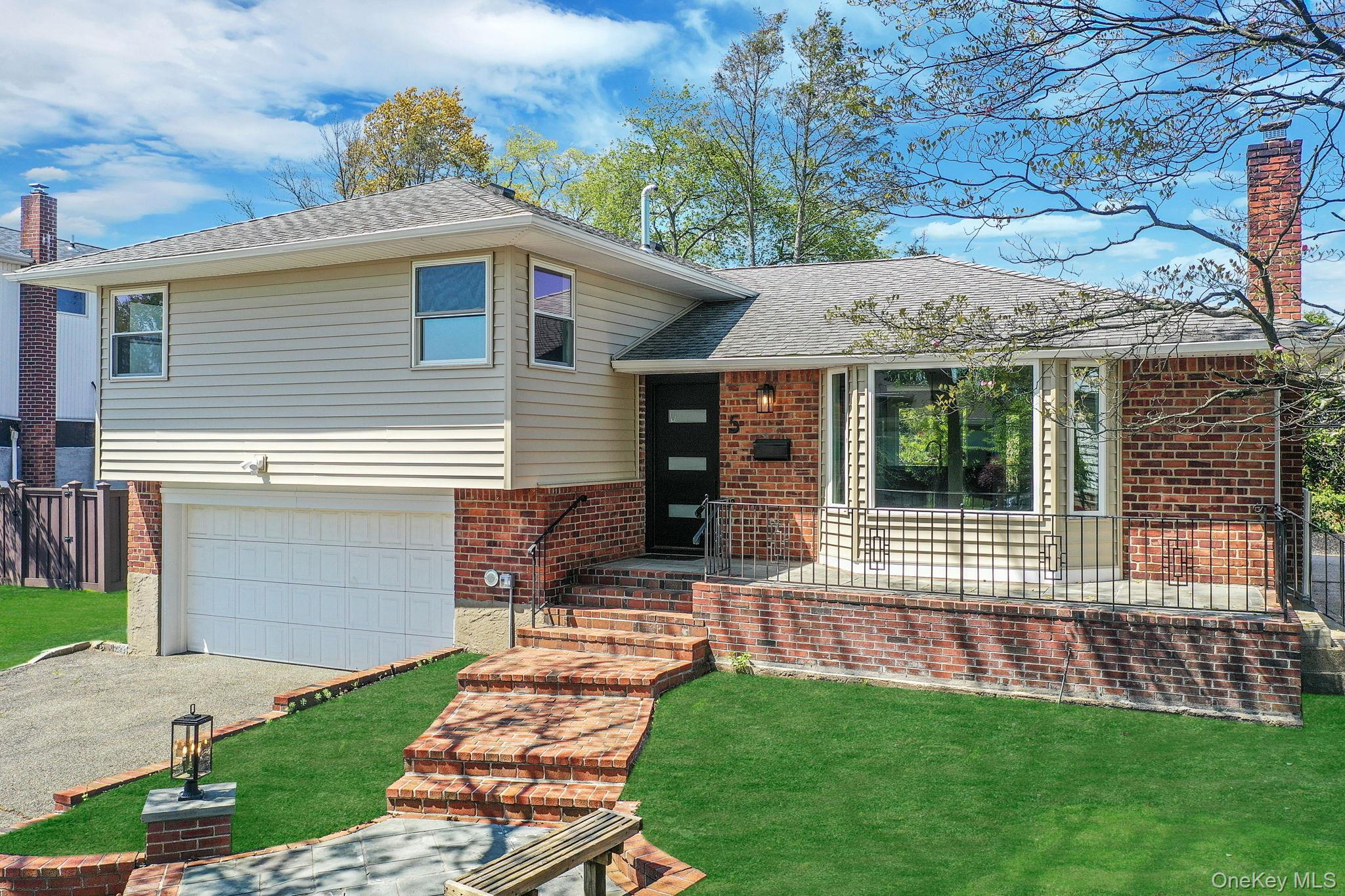 5 Warren Place Plainview, NY 11803 - Photo 2 of 42