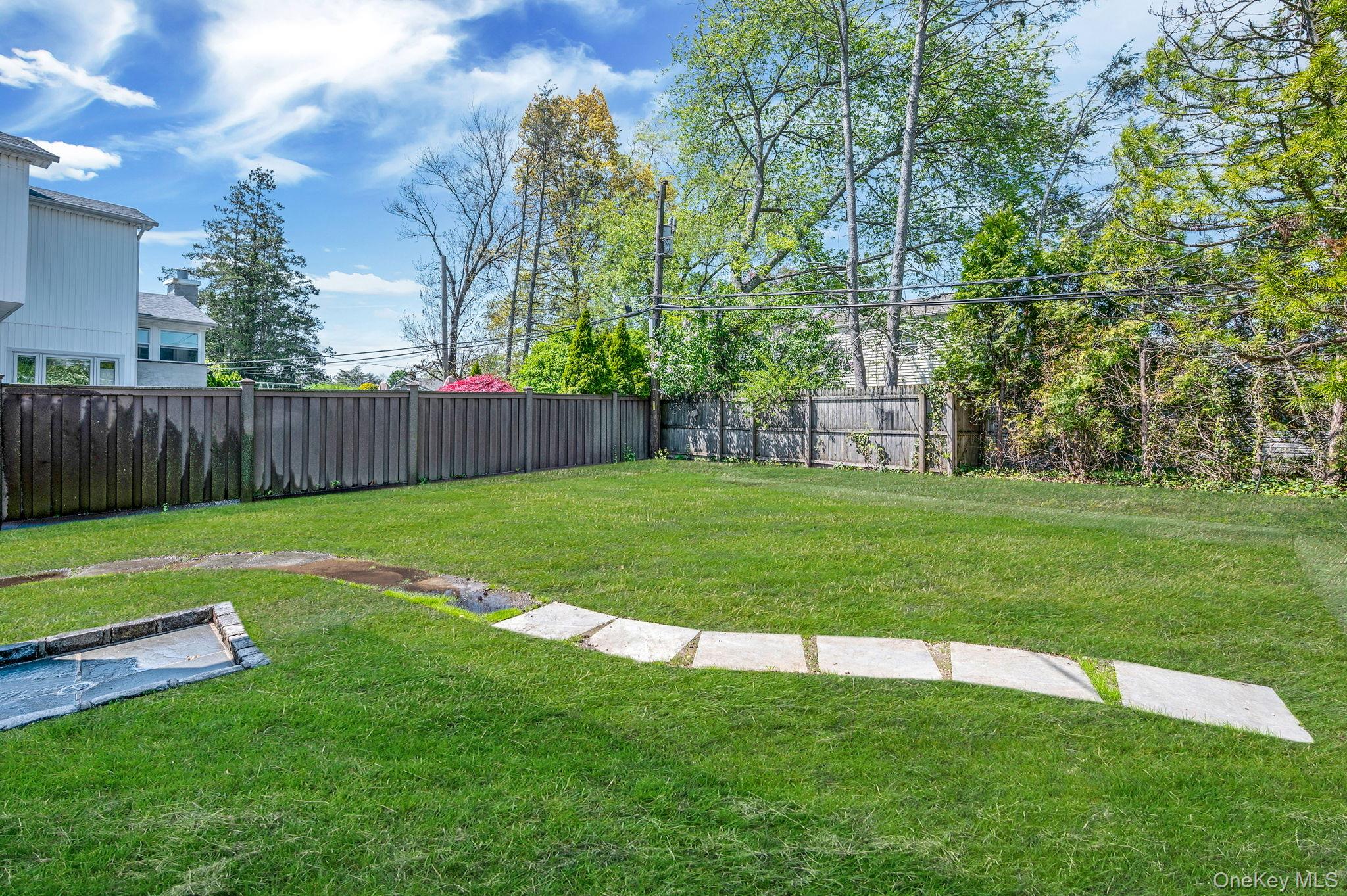 5 Warren Place Plainview, NY 11803 - Photo 36 of 42