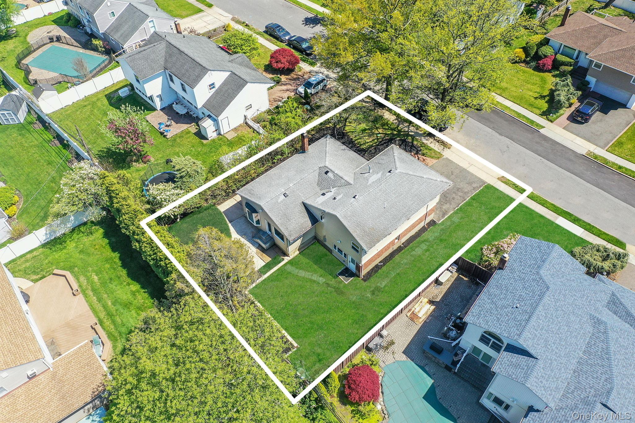5 Warren Place Plainview, NY 11803 - Photo 39 of 42