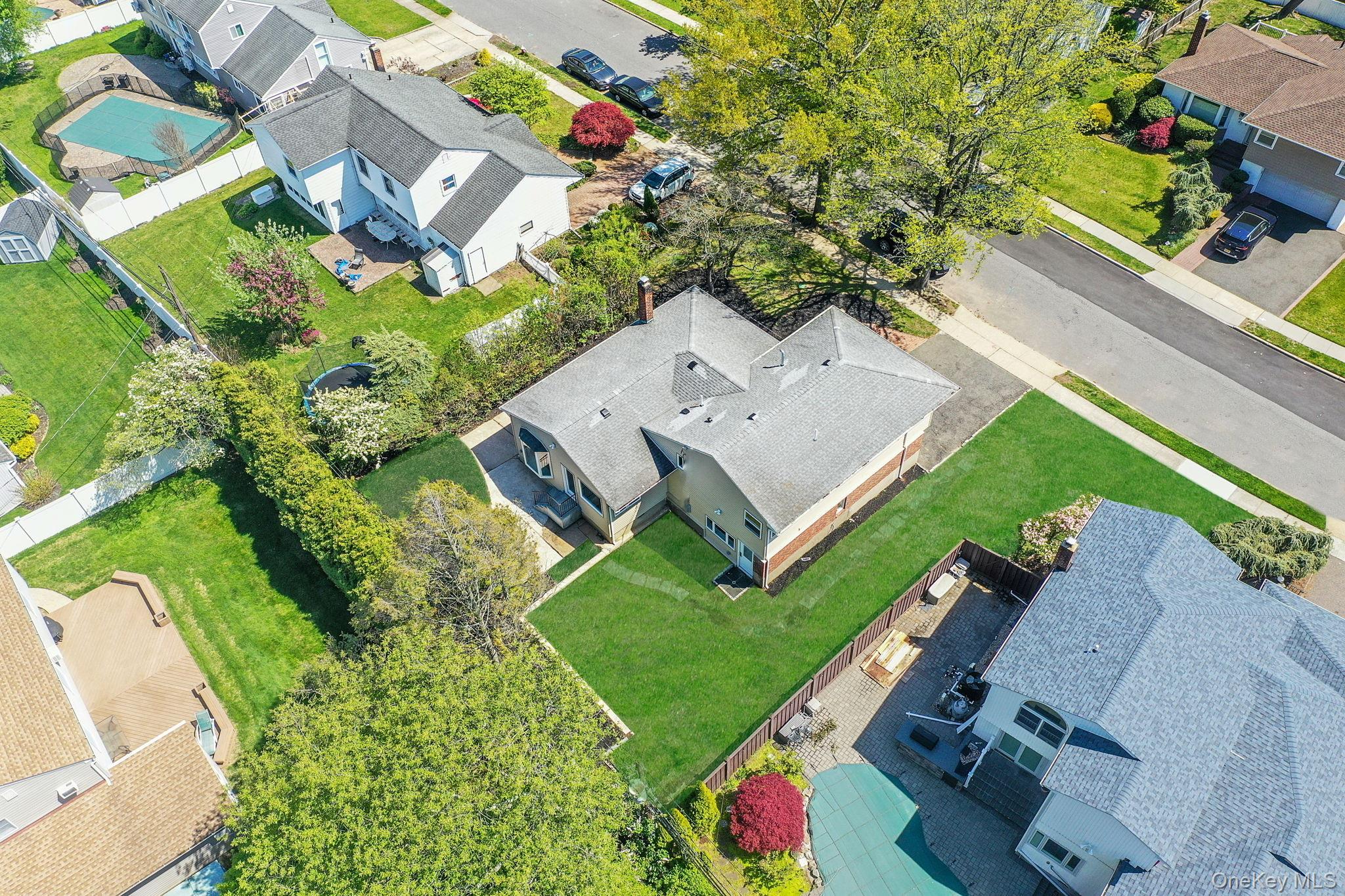 5 Warren Place Plainview, NY 11803 - Photo 40 of 42