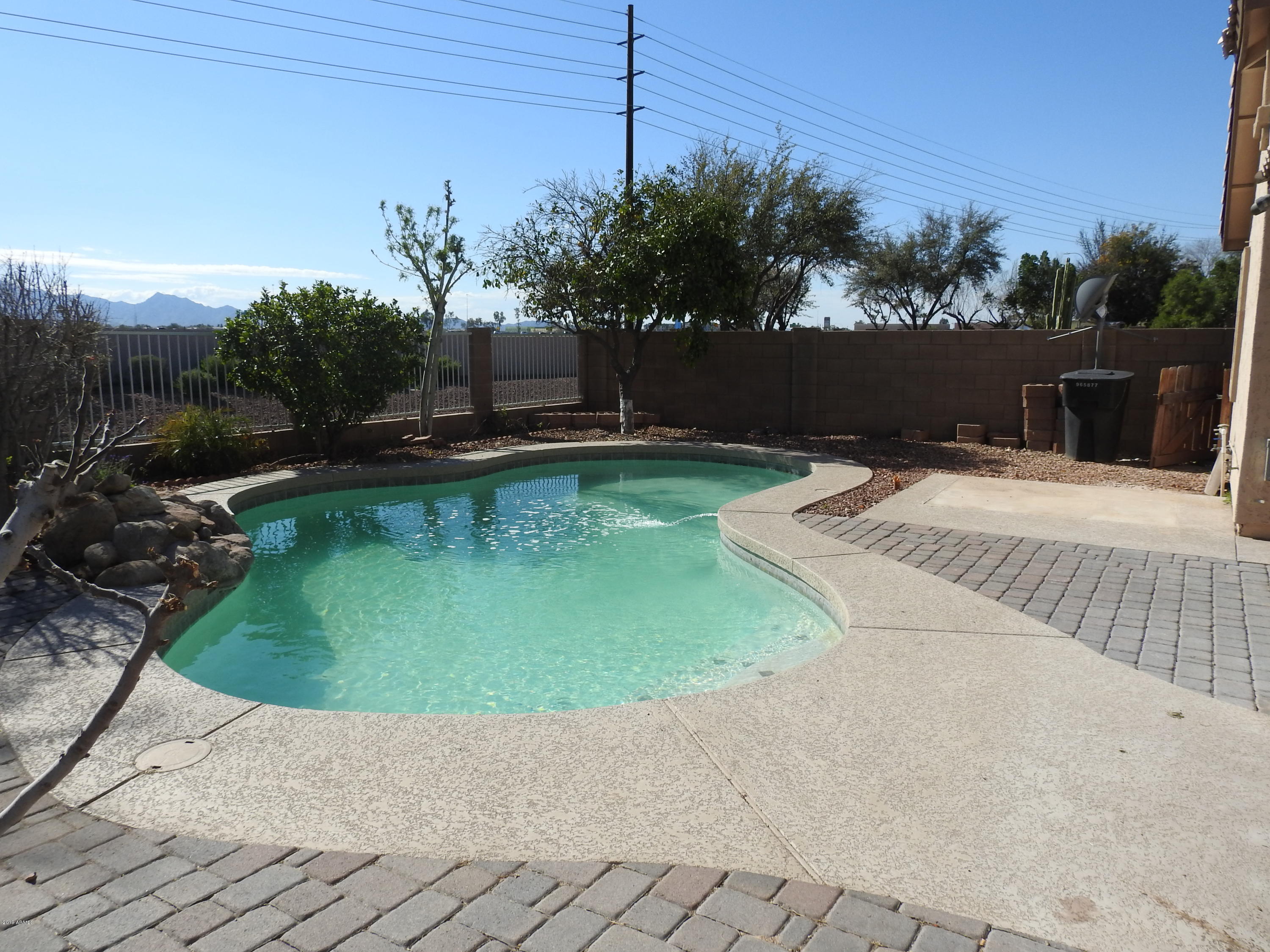 10909 West Almeria Road Avondale, AZ 85392 - Photo 11 of 31 DSCN0010
