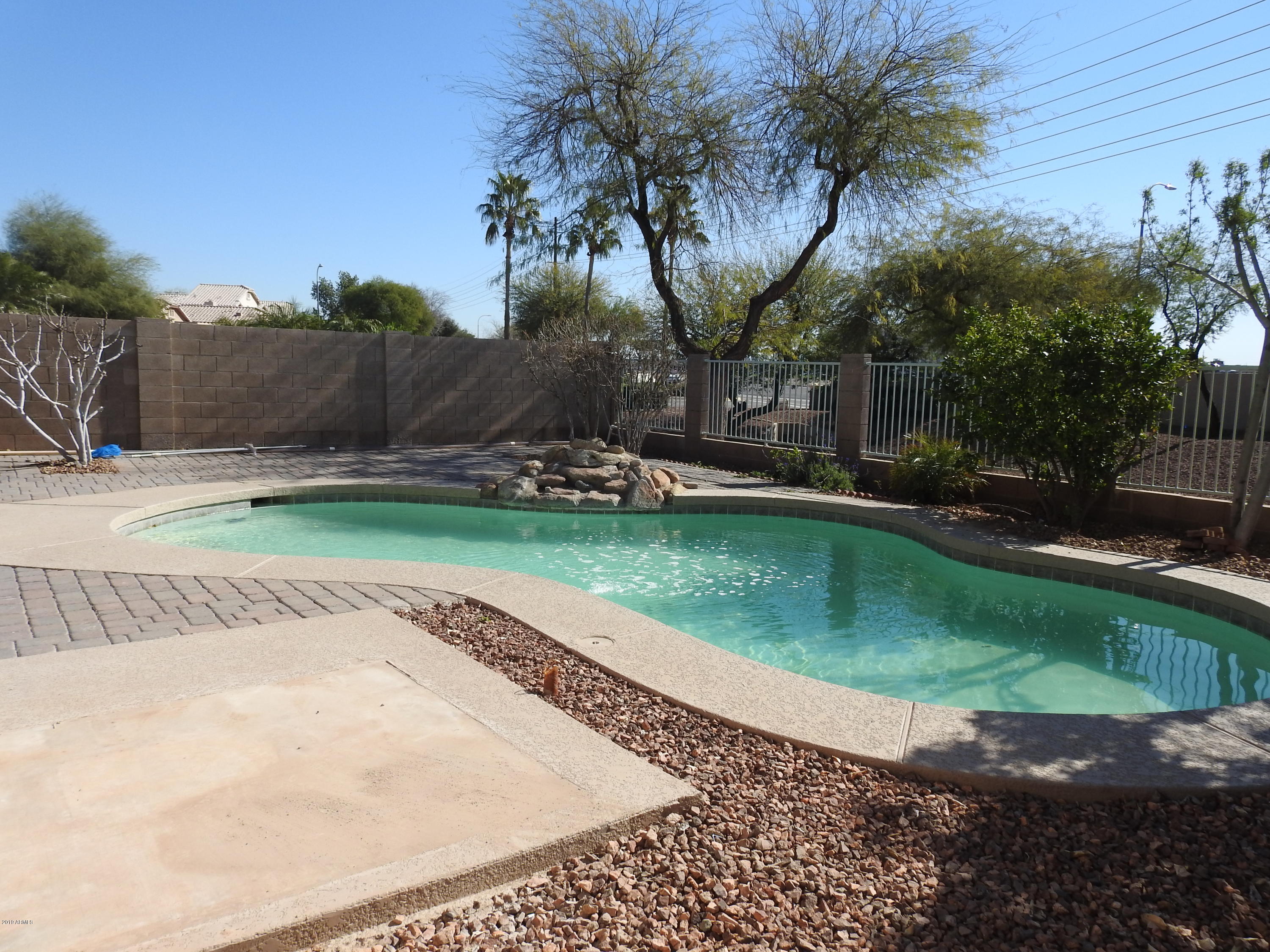 10909 West Almeria Road Avondale, AZ 85392 - Photo 12 of 31 DSCN0011