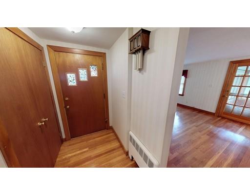 42 Jennings Road Waltham, MA 02451 - Photo 3 of 24 Gallery Image 3