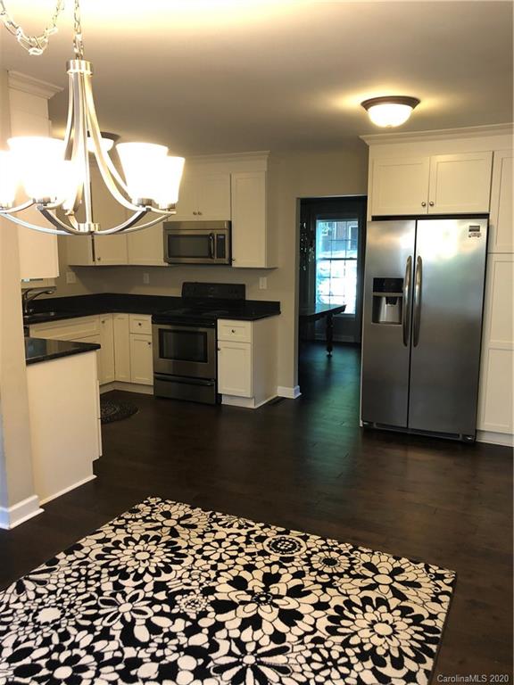 8219 Prince George Road Charlotte, NC 28210 - Photo 5 of 23 Gallery Image 5