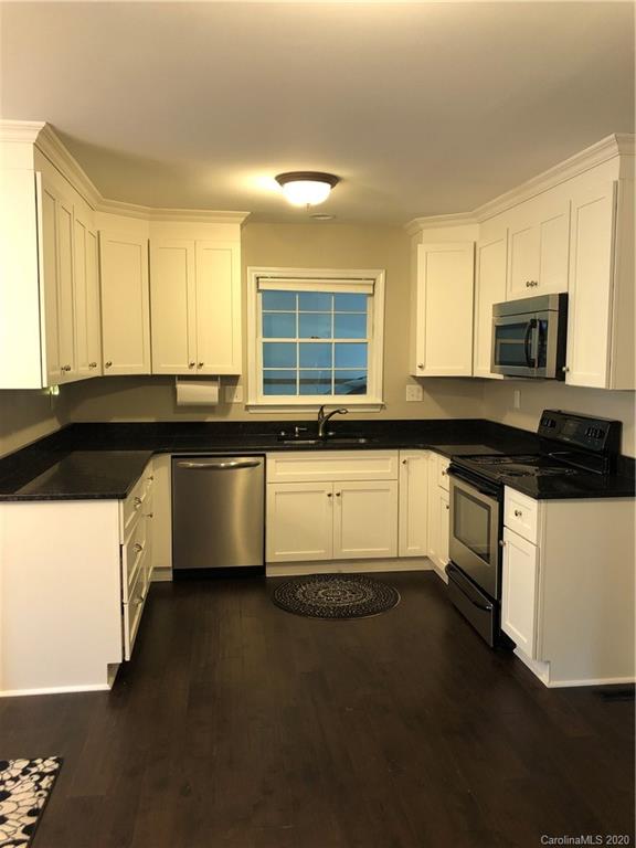 8219 Prince George Road Charlotte, NC 28210 - Photo 6 of 23 Gallery Image 6
