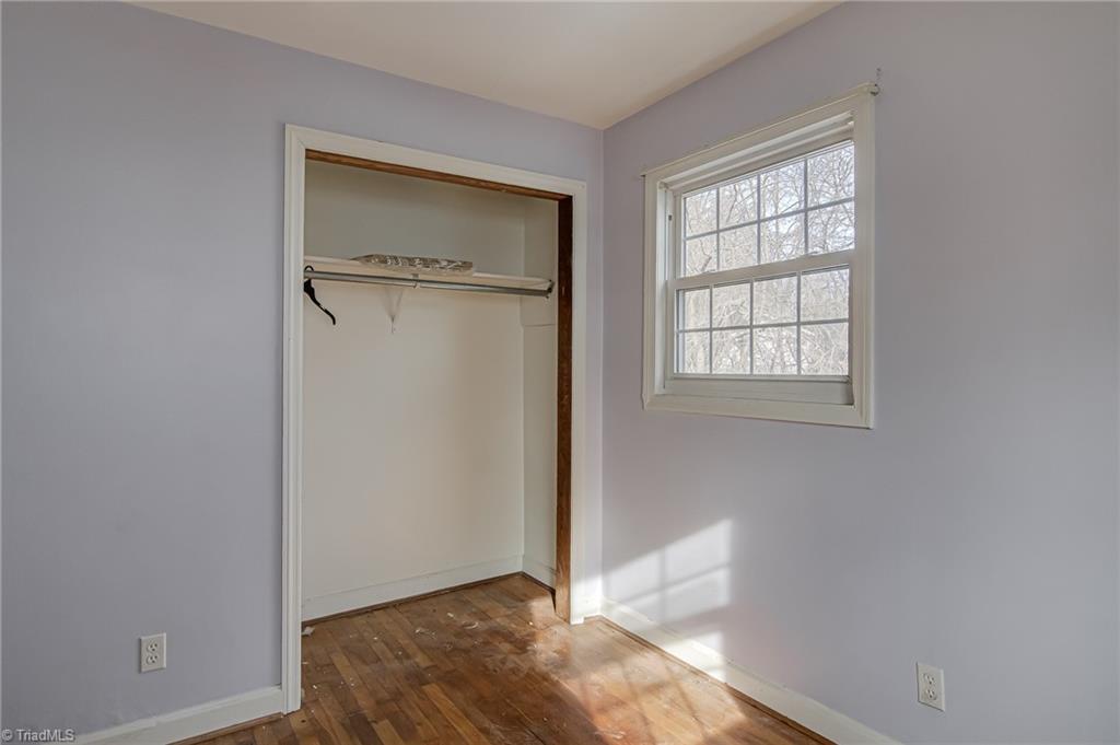 513 Ridgecrest Drive High Point, NC 27262 - Photo 11 of 25