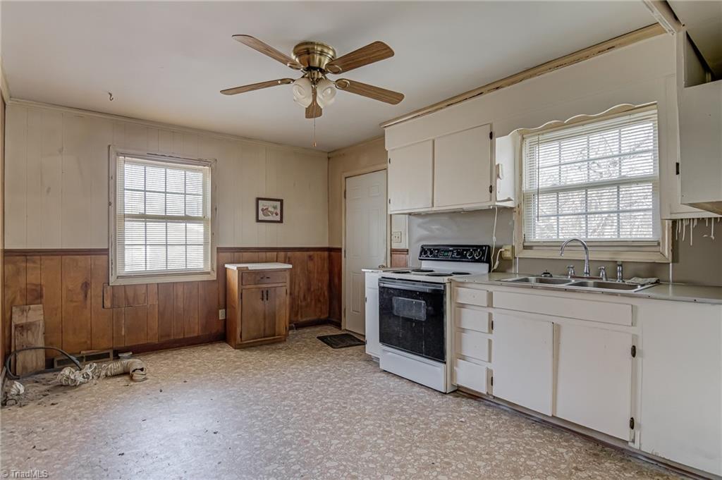 513 Ridgecrest Drive High Point, NC 27262 - Photo 13 of 25