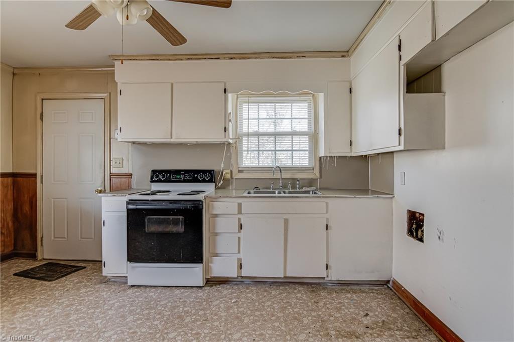 513 Ridgecrest Drive High Point, NC 27262 - Photo 16 of 25