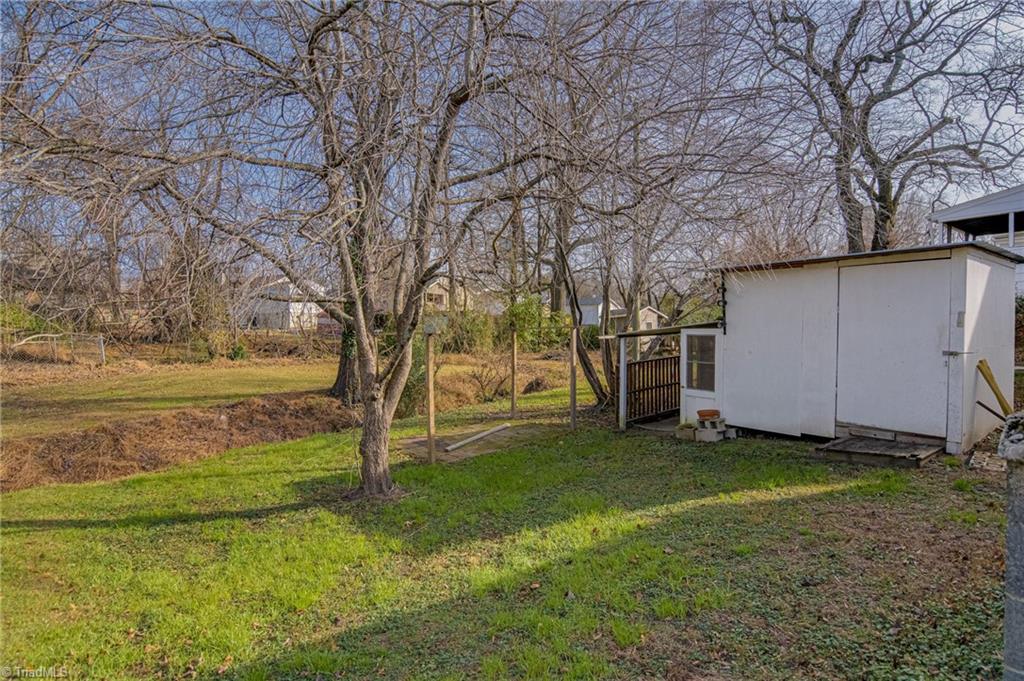 513 Ridgecrest Drive High Point, NC 27262 - Photo 20 of 25