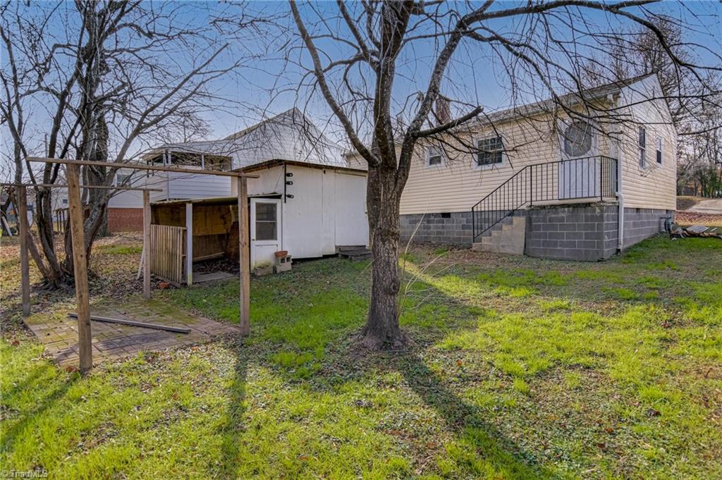 513 Ridgecrest Drive High Point, NC 27262 - Photo 21 of 25