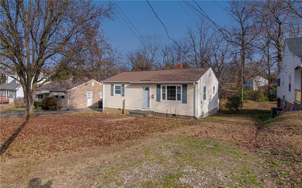 513 Ridgecrest Drive High Point, NC 27262 - Photo 3 of 25