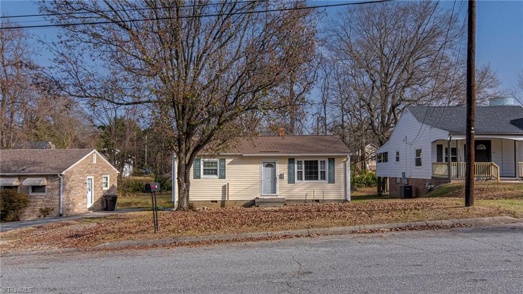 513 Ridgecrest Drive High Point, NC 27262 - Photo 4 of 25