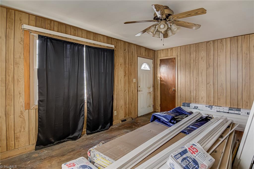 513 Ridgecrest Drive High Point, NC 27262 - Photo 9 of 25