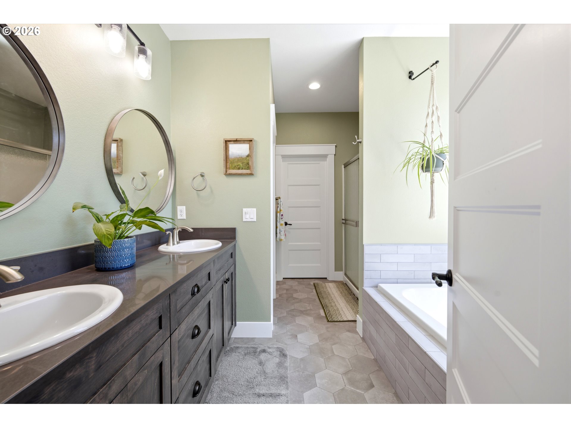 2846 Gehlar Road Northwest Salem, OR 97304 - Photo 28 of 33 Bathroom