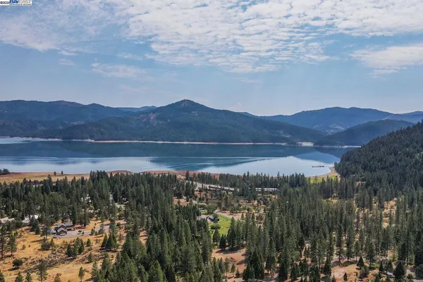 $390,000 | 250 Mary Avenue, Trinity Center, CA 96091