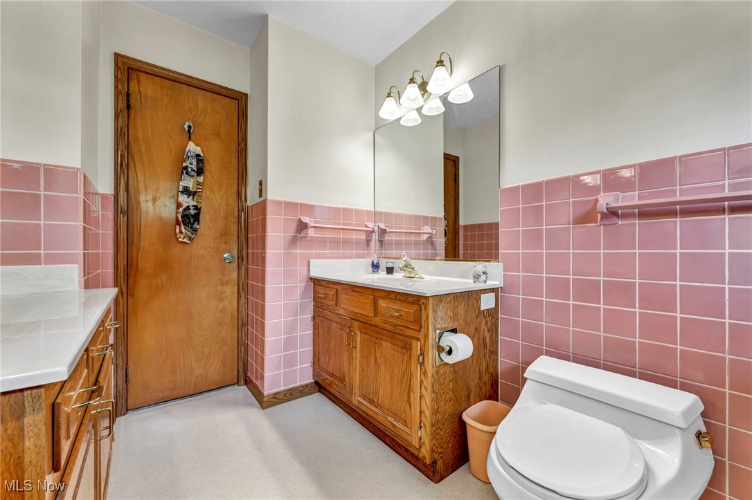 4320 West Sprague Road Cleveland, OH 44134 - Photo 8 of 50