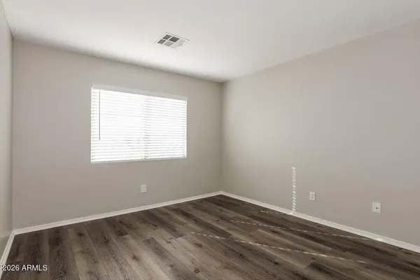 $2,060 | 7592 West Marlette Avenue, Glendale, AZ 85303