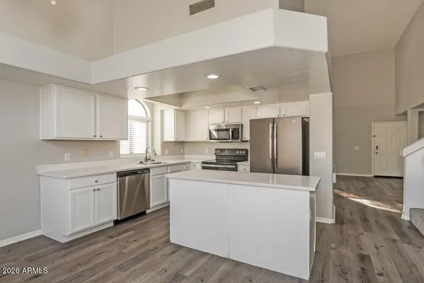 $2,060 | 7592 West Marlette Avenue, Glendale, AZ 85303