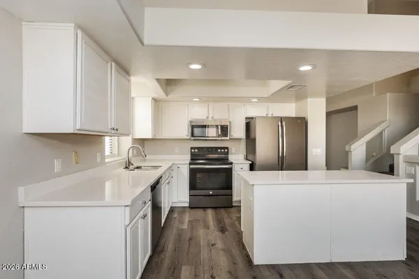 $2,060 | 7592 West Marlette Avenue, Glendale, AZ 85303