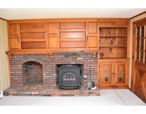 109 Robinson Road Palmer, MA 01069 - Photo 8 of 41
