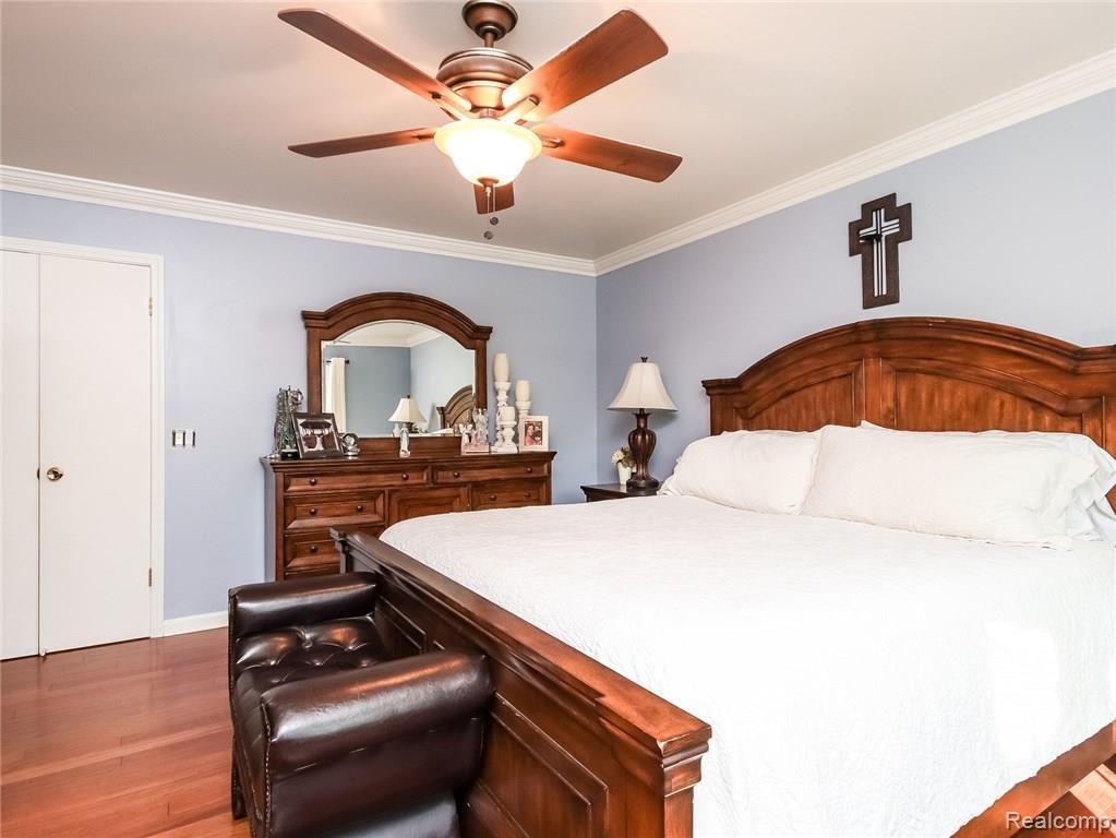 36837 Chesapeake Road Farmington Hills, MI 48335 - Photo 14 of 35