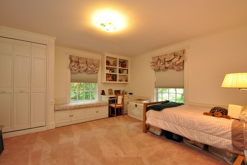 8 Lee Road Newton, MA 02467 - Photo 11 of 16