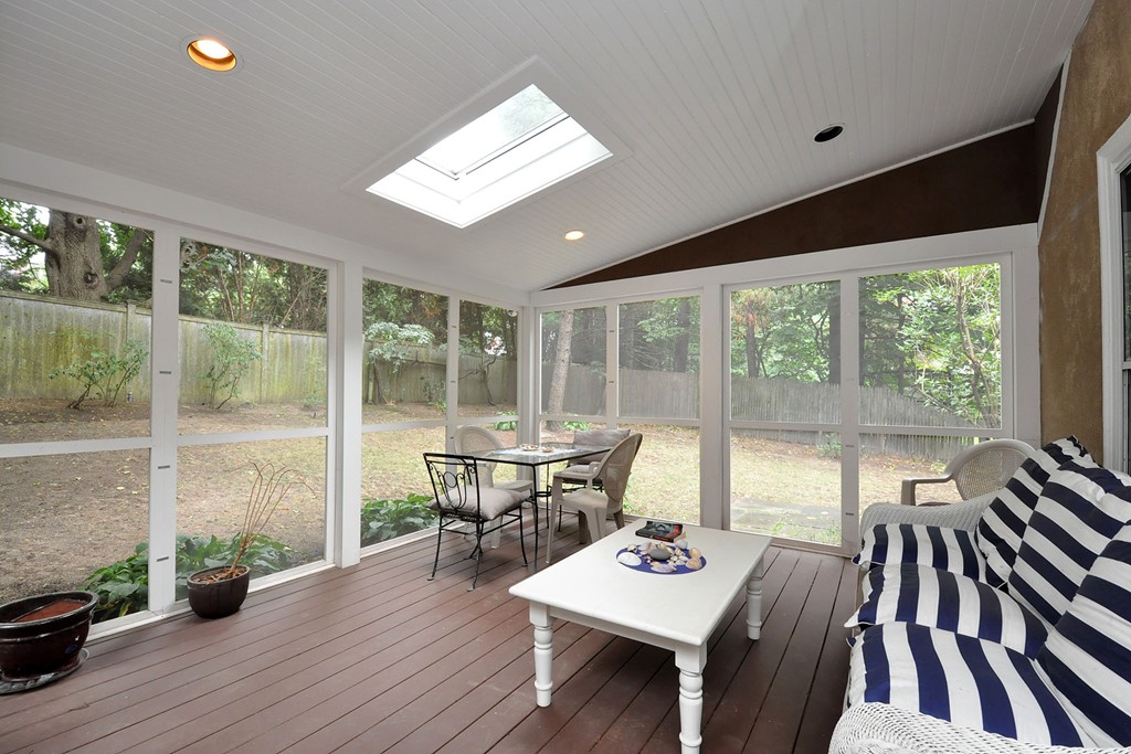 8 Lee Road Newton, MA 02467 - Photo 9 of 16