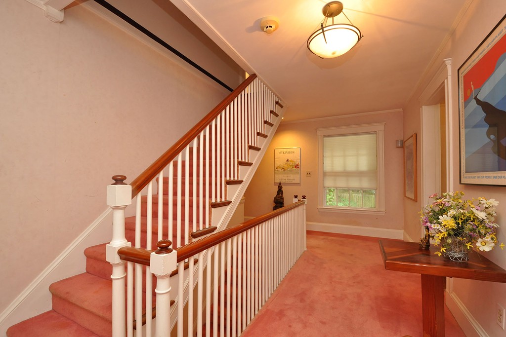 8 Lee Road Newton, MA 02467 - Photo 10 of 16